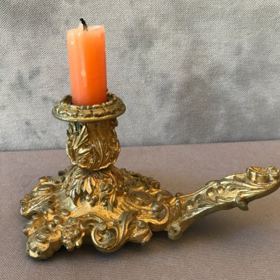 Petit bougeoir de hand en bronze gilt de style Louis XV d' epoch 19 ème