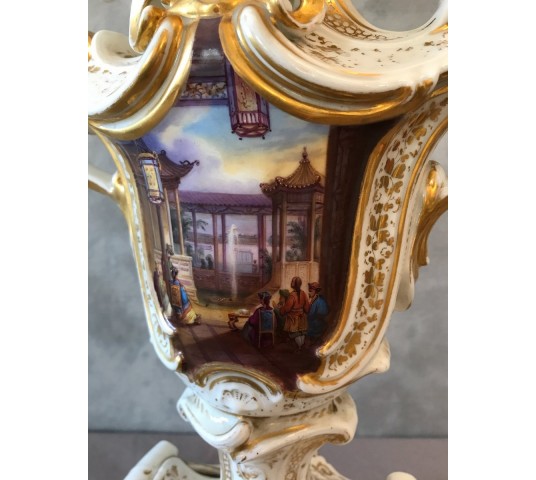 Great vase of time 19 th in Old Paris porcelain