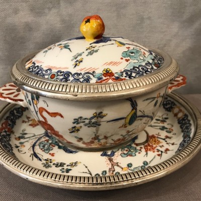 Bol à bouillon en porcelaine de Mehun et son assiette cerclage en argent d'époque fin 19 ème