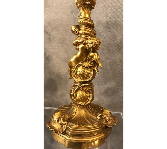 Ravissante paire de flambeaux d'époque 18ème Louis XV en bronze doré