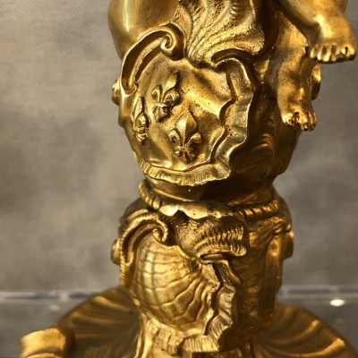Ravissante paire de flambeaux d'époque 18ème Louis XV en bronze doré