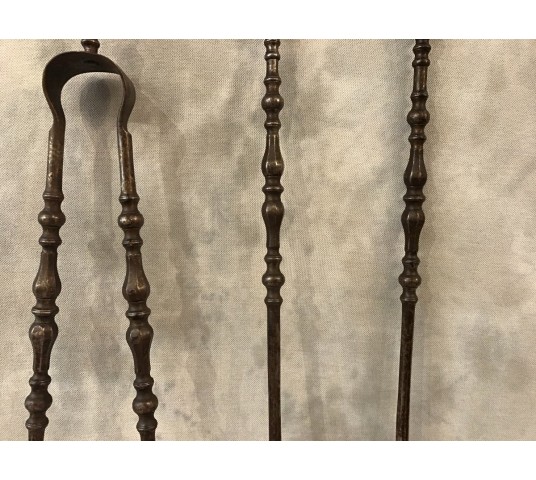 Exceptional set of three pieces of iron fireplace and gilded bronze 19 th
