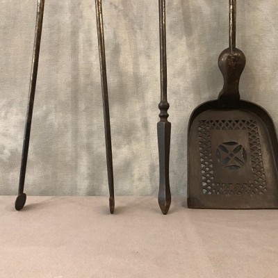 Exceptional set of three pieces of iron fireplace and gilded bronze 19 th