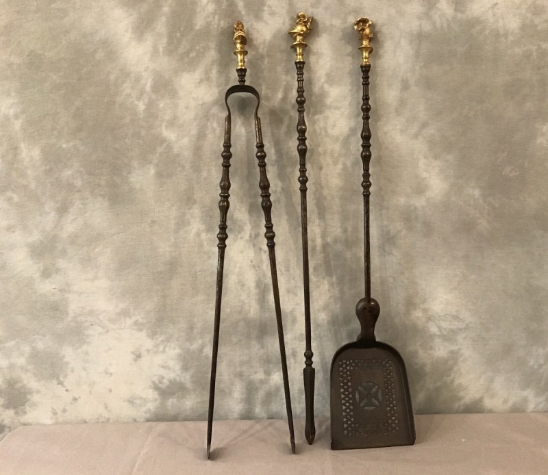 Exceptional set of three pieces of iron fireplace and gilded bronze 19 th