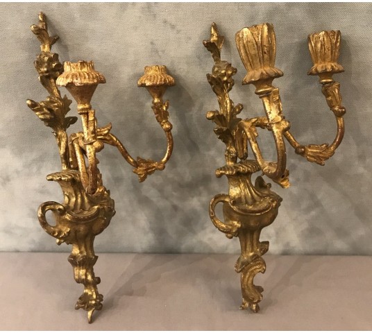 Paire d'appliques en bois doré de style Louis XV d'époque XX ème