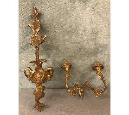 Pair d' appliques en bois gilded de style Louis XV d' poque XX ème