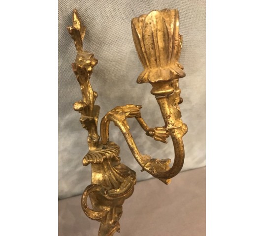Paire d'appliques en bois doré de style Louis XV d'époque XX ème