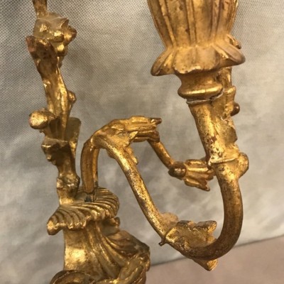 Paire d'appliques en bois doré de style Louis XV d'époque XX ème