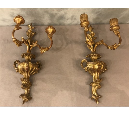 Paire d'appliques en bois doré de style Louis XV d'époque XX ème