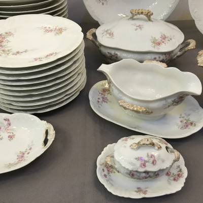 Porcelain table service in the taste of Limoges