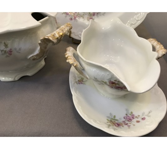 Porcelain table service in the taste of Limoges