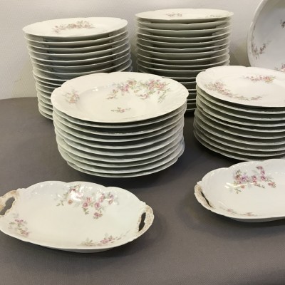 Porcelain table service in the taste of Limoges