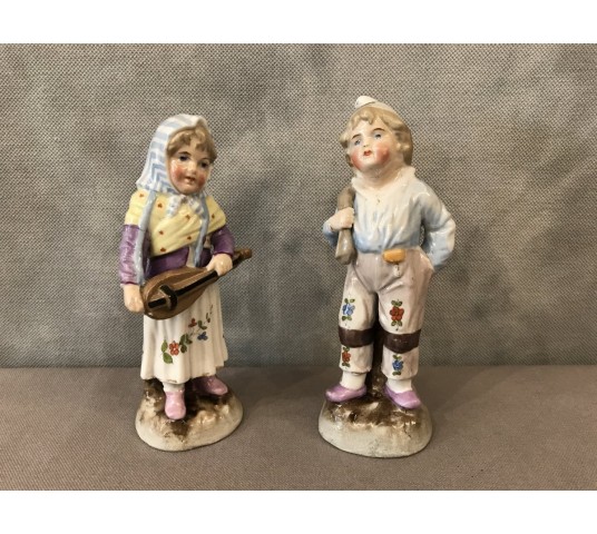 Petit couple de personnages en porcelaine de Dresden d'époque 19 ème