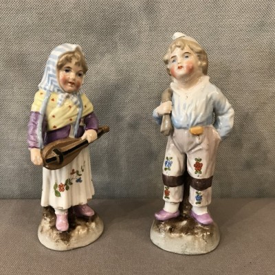 Petit couple de personnages en porcelaine de Dresden d'époque 19 ème