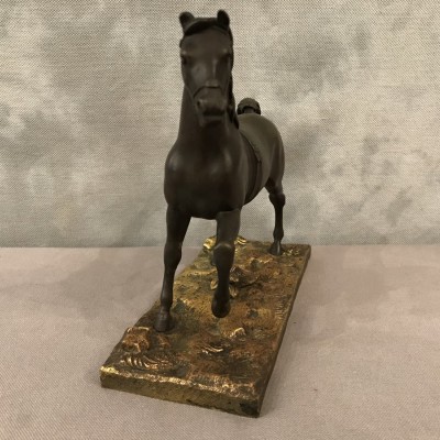 Petit cheval en bronze patiné d'époque 19 ème