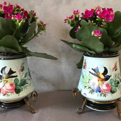 Pair of small caches-porcelain pots of age 19 th