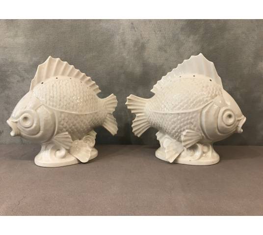 Paire de poissons en porcelaine blanche vers 1940