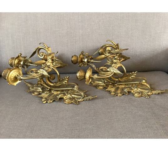 Paire d'appliques en bronze doré de style Néogothique d'époque 19 ème