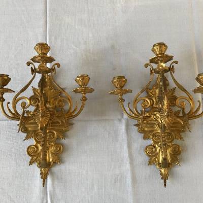 Paire d'appliques en bronze doré de style Néogothique d'époque 19 ème