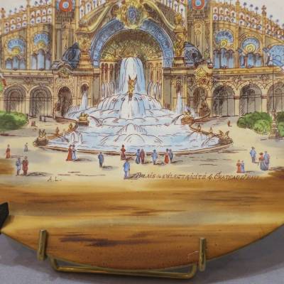 Paire de plats tableaux en porcelaine de l'Exposition Universelle de 1900