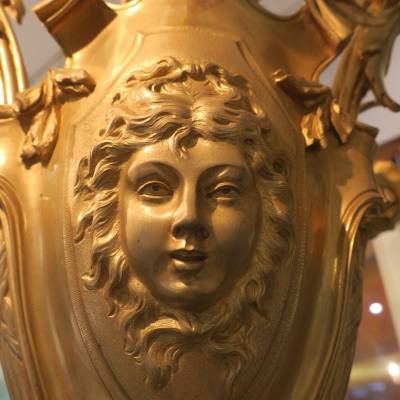 Magnifique grand lustre en bronze doré d'époque 19 ème