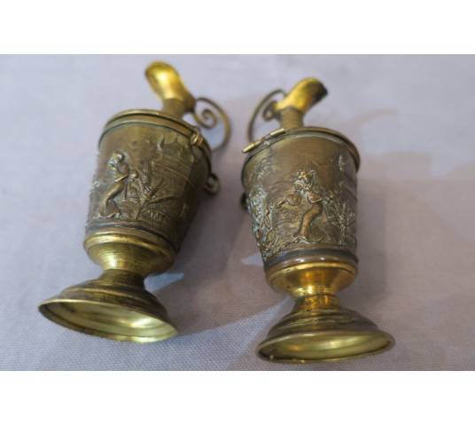 Beautiful small pairs of vintage brass amphoras 19 th decor of chinoiseries