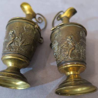 Beautiful small pairs of vintage brass amphoras 19 th decor of chinoiseries