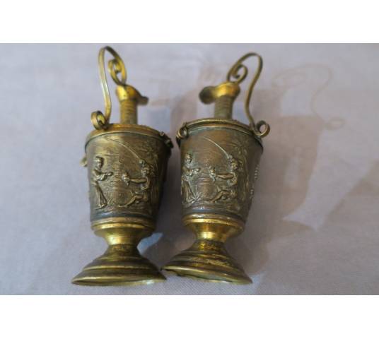 Beautiful small pairs of vintage brass amphoras 19 th decor of chinoiseries