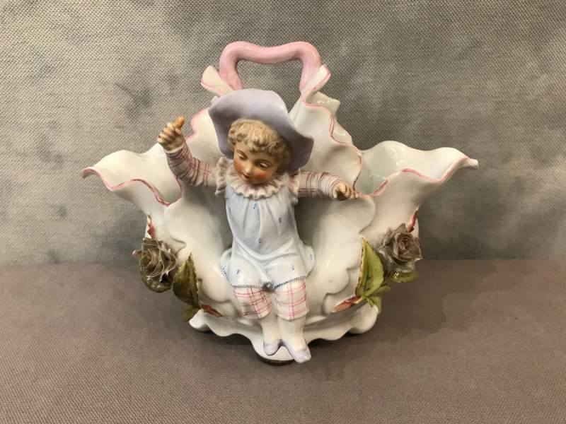 Beau panier ancien  en porcelaine d'époque 19 ème