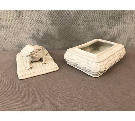 Small empty box pockets in porcelain of period end 19 th