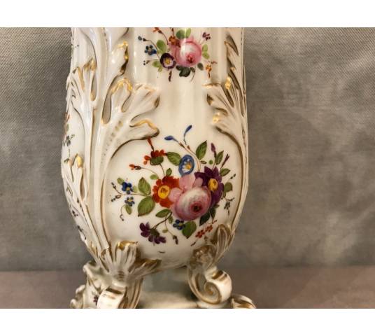 Vase ancien en porcelaine du Vieux Paris d'époque 19ème-siècle