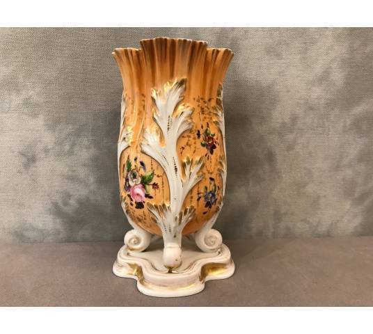 Vase ancien en porcelaine du Vieux Paris d'époque 19ème siècle.