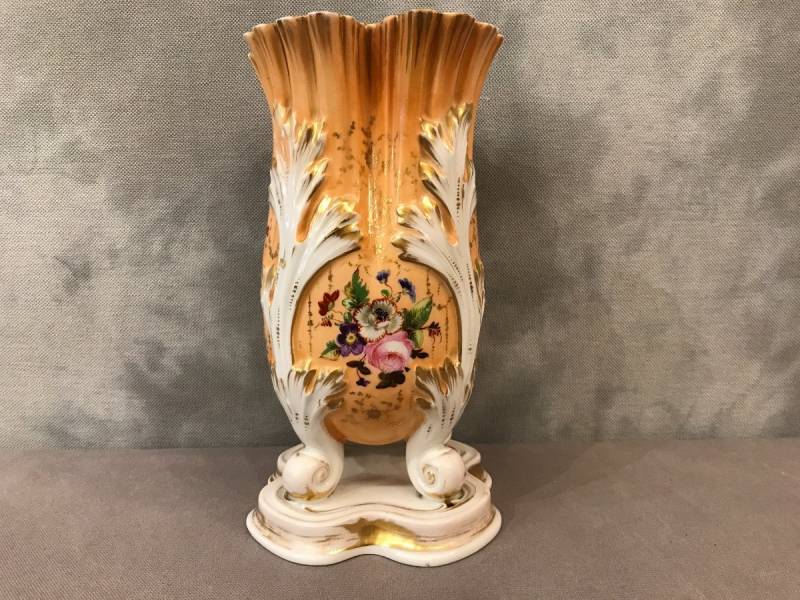 Vase ancien en porcelaine du Vieux Paris d'époque 19ème siècle.