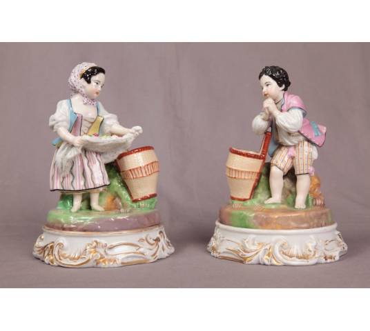 Paire de Subjects en porcelain de Vieux Paris d' epoch vers 1900