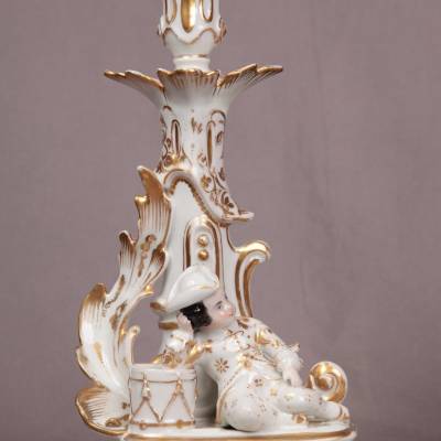 Belle pair de bougeoir en porcelaine de Vieux Paris d' epoch 19 ème