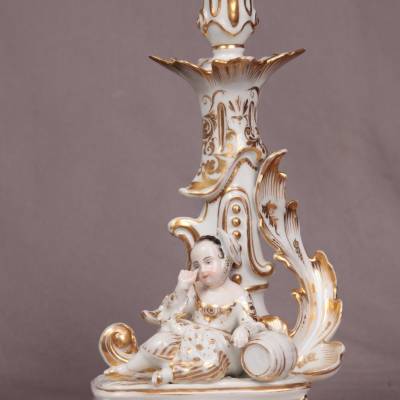 Belle pair de bougeoir en porcelaine de Vieux Paris d' epoch 19 ème