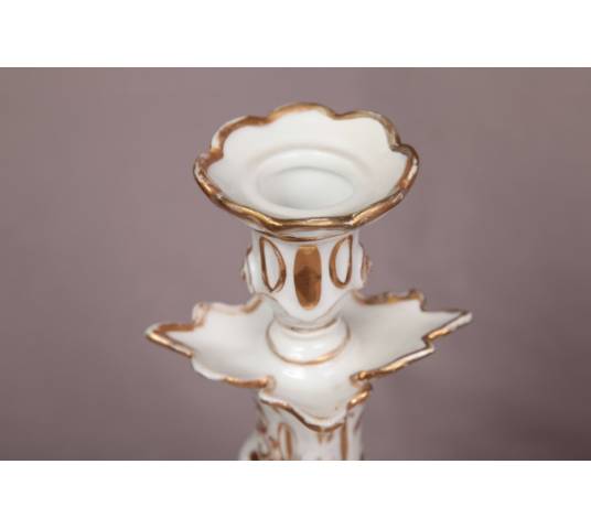 Belle paire de bougeoir en porcelaine de Vieux Paris d'époque 19 ème