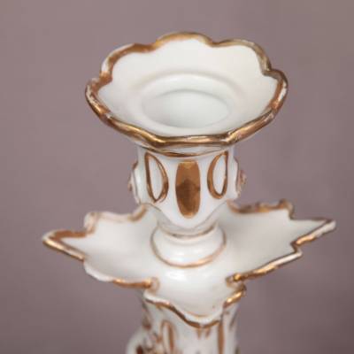 Belle paire de bougeoir en porcelaine de Vieux Paris d'époque 19 ème