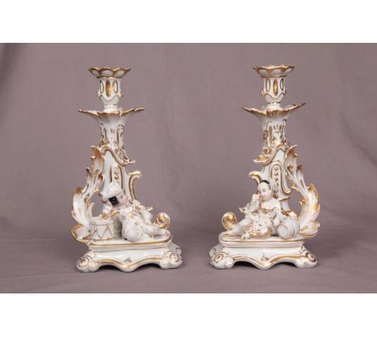 Belle paire de bougeoir en porcelaine de Vieux Paris d'époque 19 ème