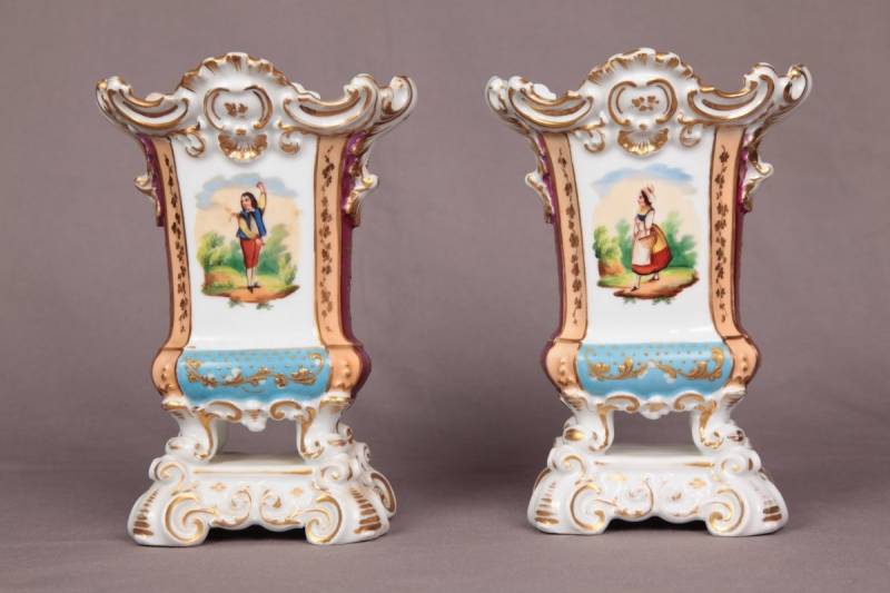 Ravant pair of porcelain vases from Old Paris of epoch 19 th