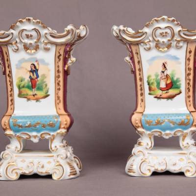Ravant pair of porcelain vases from Old Paris of epoch 19 th