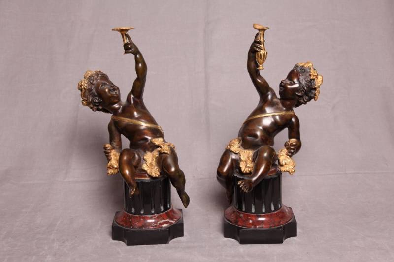 Belle paire puttis en  bronze doré et patiné représentant des Bacchus d'époque 19 ème