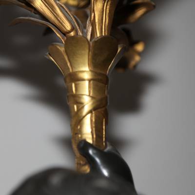 Magnifique paire de portes torchères en bronze doré et bronze patiné d'époque 19 ème