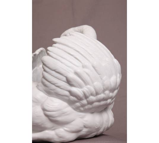 Beau cygne en porcelaine blanche du biscuit  d'époque 19 ème