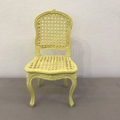 Chaise miniature de style Louis XV peinte en jaune