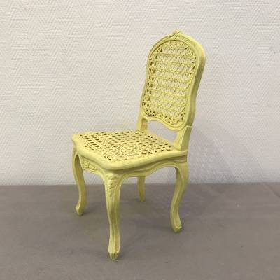 Chaise miniature de style Louis XV peinte en jaune