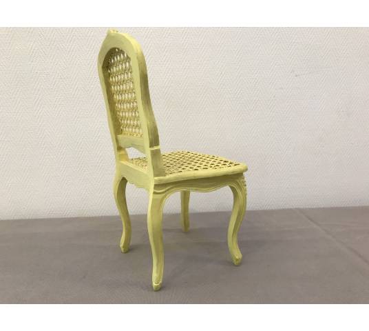 Chaise miniature de style Louis XV peinte en jaune