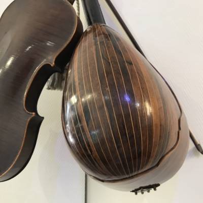 Trophée de musique décor d' un violon et d' une mandolin d' époque 19 ème