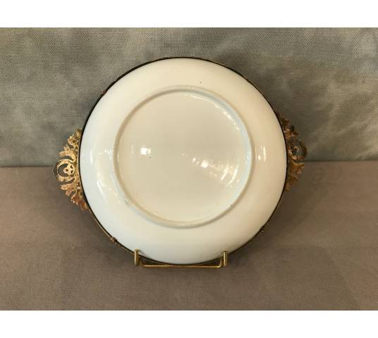 Coupe assiette en porcelaine avec monture en laiton d'époque 19 ème