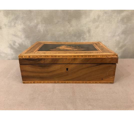 Small box box in marquetry and walnut of epoch 19 th